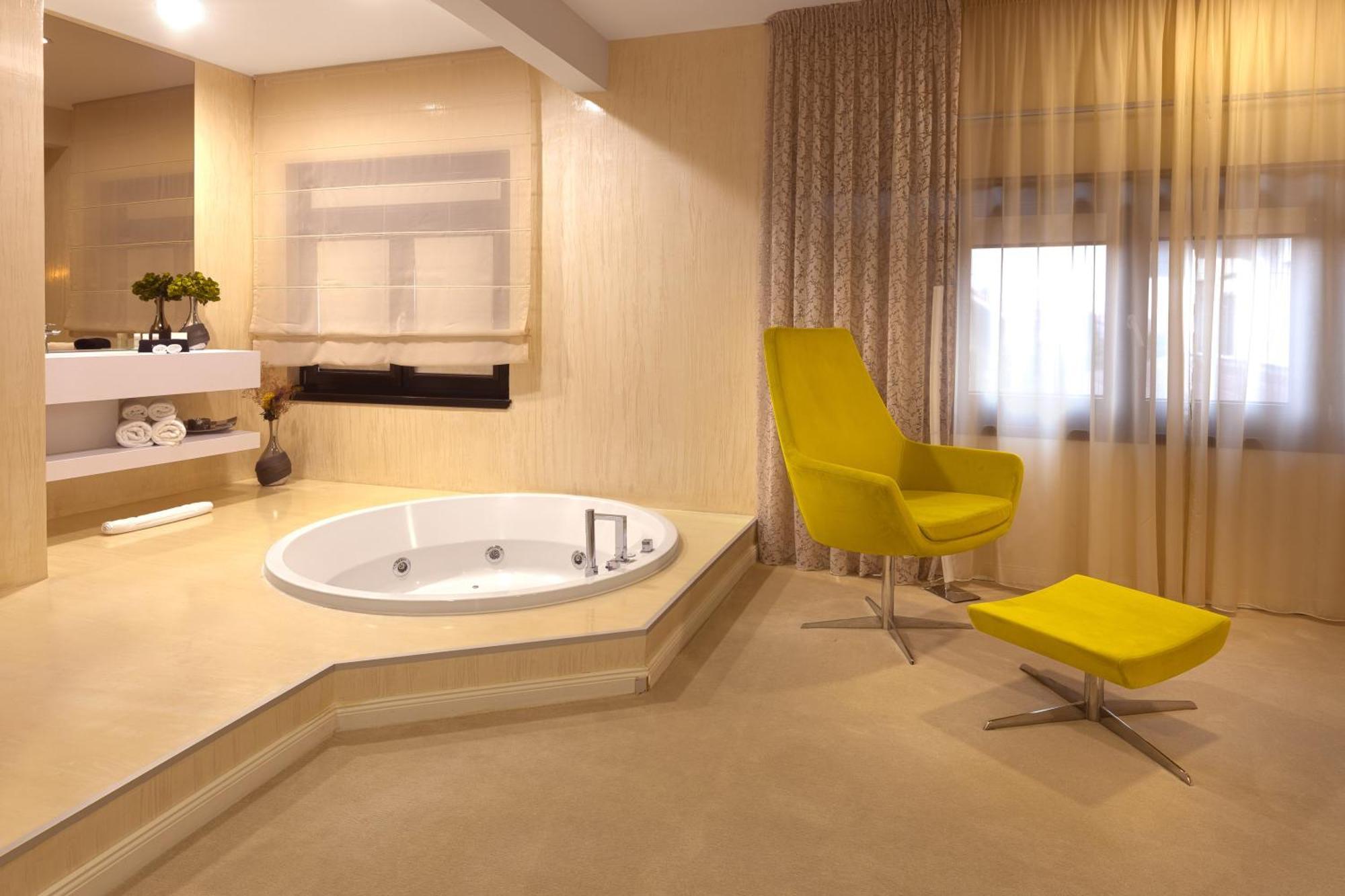 Hotel Vila Class Satu Mare Eksteriør billede