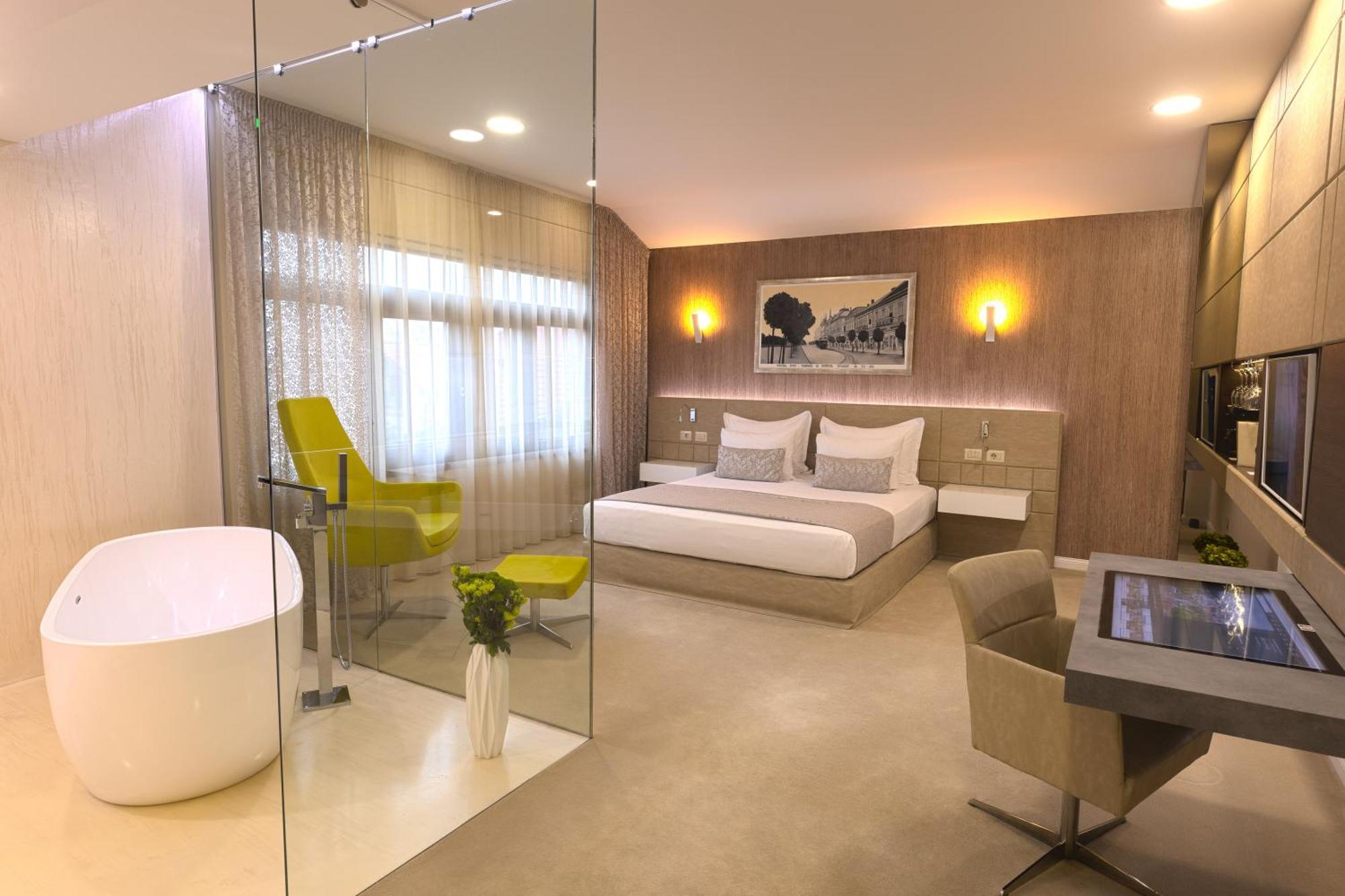 Hotel Vila Class Satu Mare Eksteriør billede