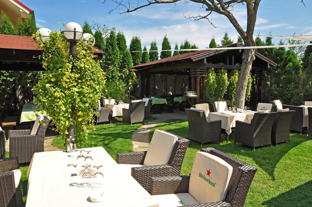 Hotel Vila Class Satu Mare Eksteriør billede