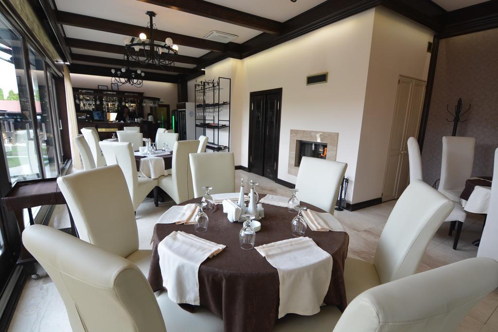 Hotel Vila Class Satu Mare Eksteriør billede