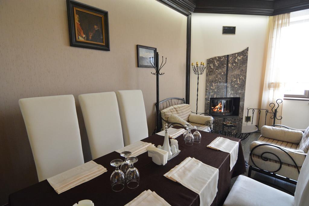 Hotel Vila Class Satu Mare Eksteriør billede